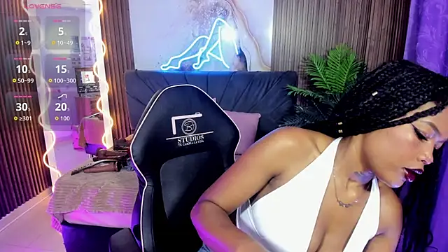 CRISTALBROKE TAY online show from 06/13/26, 07:23