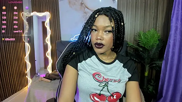 CRISTALBROKE TAY online show from 06/17/26, 07:02