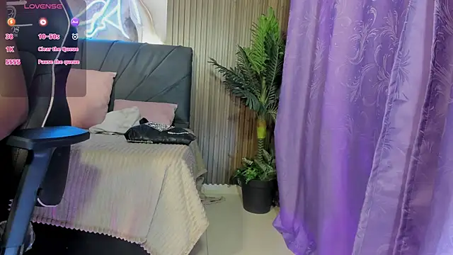 CRISTALBROKE TAY online show from 05/31/26, 07:03