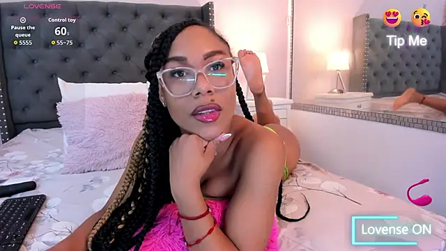 Snapshot of Erikaamore chatting on 06/16/26, 12:49 Erikaamore online show from 06/16/26, 12:49