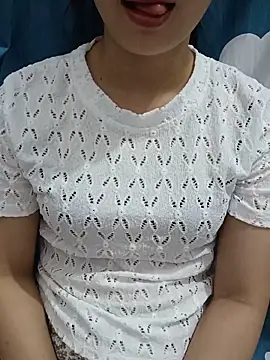 Snapshot of -Hena- chatting on 05/16/26, 05:01 -Hena- online show from 05/16/26, 05:01