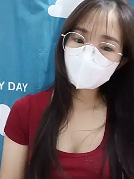 Snapshot of -Hena- chatting on 05/20/26, 09:23 -Hena- online show from 05/20/26, 09:23