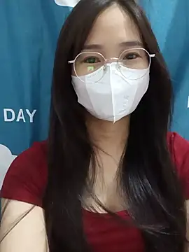 Snapshot of -Hena- chatting on 05/27/26, 07:32 -Hena- online show from 05/27/26, 07:32