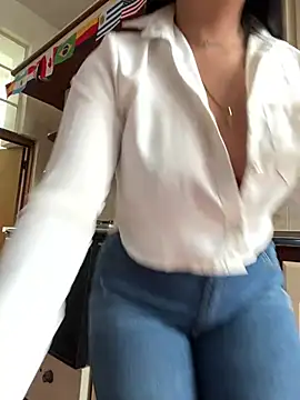 Nina vell online show from 06/12/26, 12:58