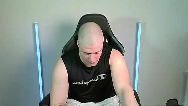 Snapshot of Bigbaald chatting on 05/10/26, 01:36 Bigbaald online show from 05/10/26, 01:36