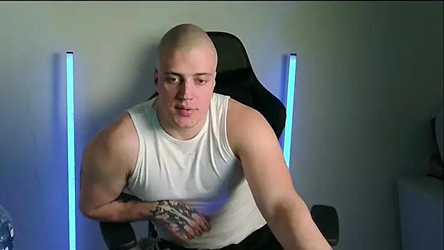 Snapshot of Bigbaald chatting on 06/17/26, 03:44 Bigbaald online show from 06/17/26, 03:44