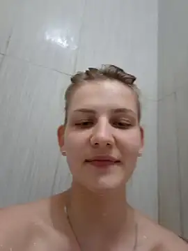 mooniekiss online show from 05/27/26, 08:49