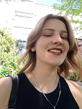 mooniekiss online show from 05/09/26, 12:52