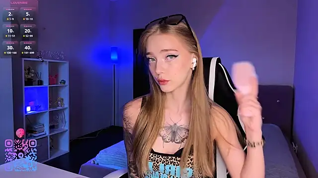 callme eva online show from 07/04/26, 11:09