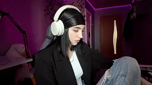 NightFoxxx online show from 06/04/26, 10:31