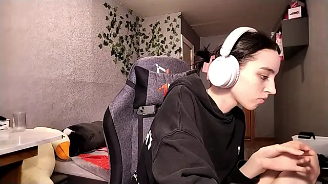 NightFoxxx online show from 06/18/26, 09:14