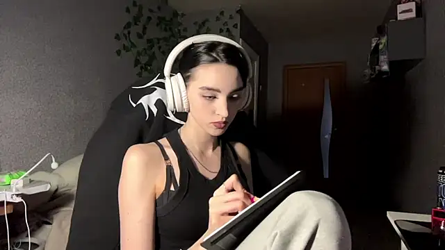 NightFoxxx online show from 05/25/26, 10:14