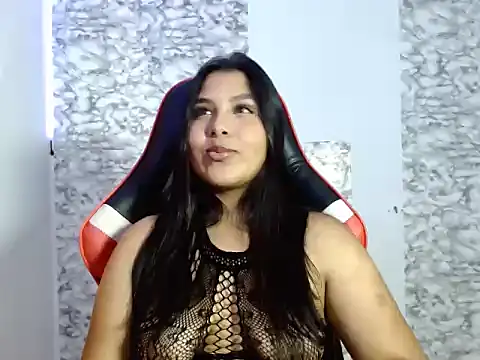 Snapshot of Rachel_sky1 chatting on 05/21/26, 04:37 Rachel sky1 online show from 05/21/26, 04:37