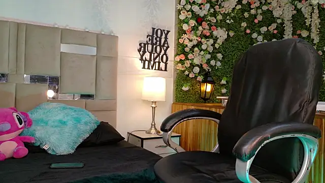 KarolFoxxi   online show from 07/12/26, 09:32