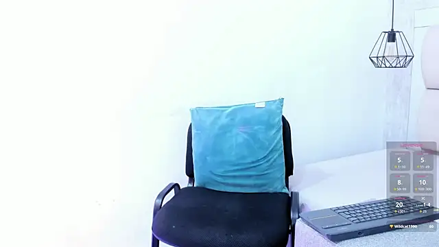Bella adamss  online show from 05/09/26, 03:43