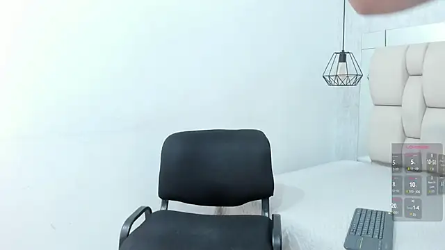 Bella adamss  online show from 05/08/26, 03:32