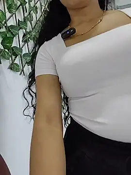 alanahot94 online show from 07/21/26, 04:30