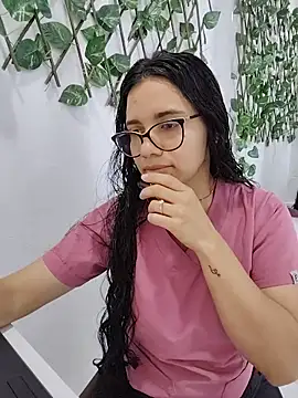 alanahot94 online show from 06/30/26, 04:29