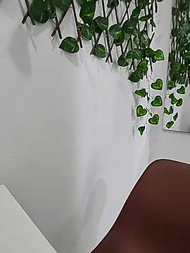 alanahot94 online show from 06/27/26, 07:53