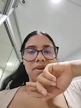 alanahot94 online show from 06/07/26, 12:38