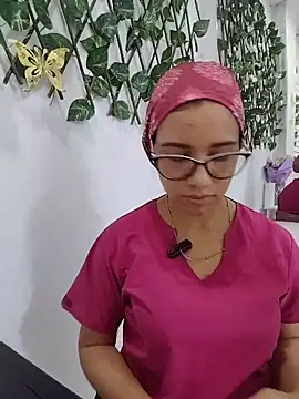 alanahot94 online show from 06/17/26, 04:50