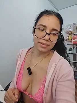 alanahot94 online show from 06/07/26, 02:00
