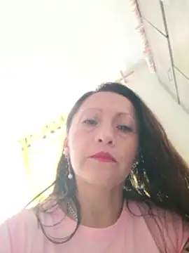Snapshot of Vely_ chatting on 06/02/26, 07:36 Vely online show from 06/02/26, 07:36