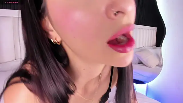 Snapshot of Martina_Gracex chatting on 06/20/26, 05:18 Martina Gracex online show from 06/20/26, 05:18