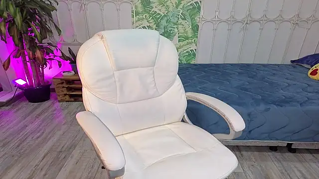 baby julieta00 online show from 05/10/26, 04:38