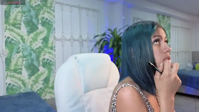 Snapshot of baby_julieta00 chatting on 06/18/26, 12:21 baby julieta00 online show from 06/18/26, 12:21