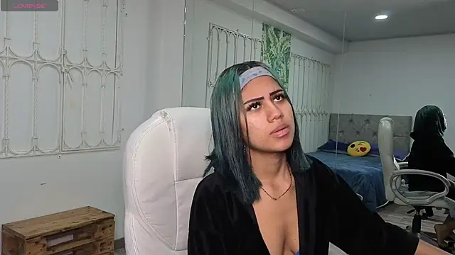 baby julieta00 online show from 05/25/26, 11:31