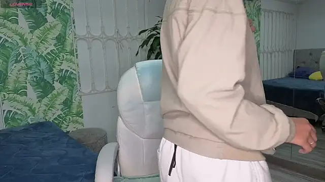 Snapshot of baby_julieta00 chatting on 06/19/26, 12:22 baby julieta00 online show from 06/19/26, 12:22