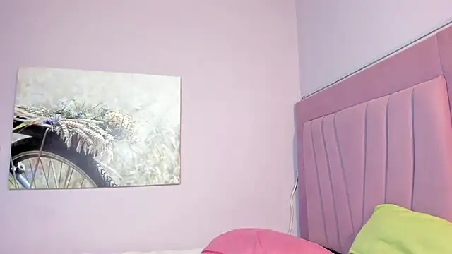 saraa rosee  online show from 05/29/26, 08:04