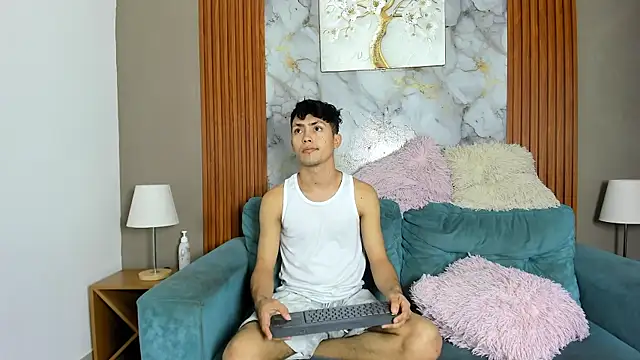 CAT LOVE1 online show from 05/13/26, 12:28