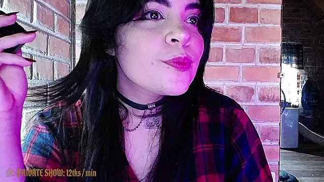 Snapshot of DarkRoseUwU chatting on 06/25/26, 09:31 DarkRoseUwU online show from 06/25/26, 09:31