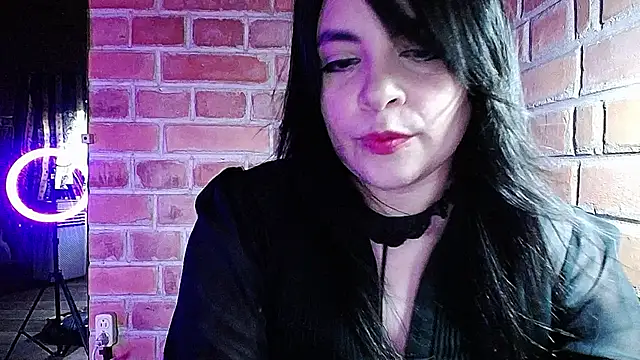 Snapshot of DarkRoseUwU chatting on 06/20/26, 10:04 DarkRoseUwU online show from 06/20/26, 10:04