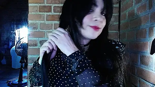 Snapshot of DarkRoseUwU chatting on 06/19/26, 09:42 DarkRoseUwU online show from 06/19/26, 09:42