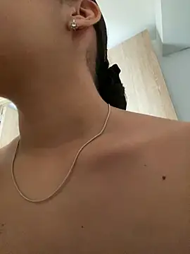 fluffylips online show from 06/25/26, 11:59