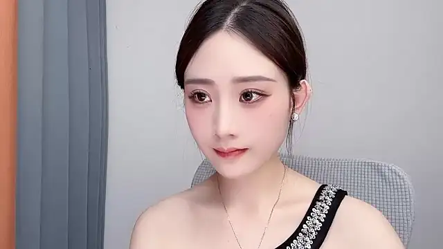  222Mia online show from 06/24/26, 08:35