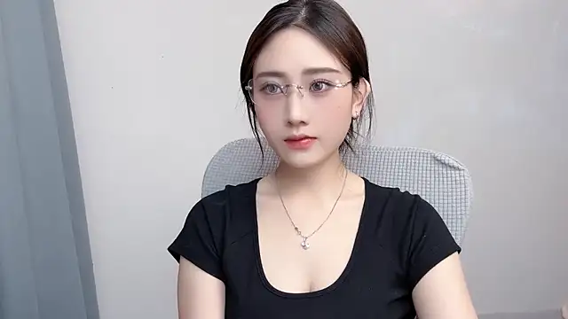  222Mia online show from 06/17/26, 11:20