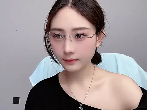  222Mia online show from 07/04/26, 03:24