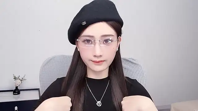  222Mia online show from 05/17/26, 05:29