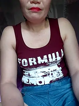 Snapshot of -Trici- chatting on 07/04/26, 05:58 -Trici- online show from 07/04/26, 05:58