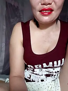 Snapshot of -Trici- chatting on 07/13/26, 07:57 -Trici- online show from 07/13/26, 07:57