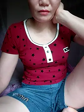 Snapshot of -Trici- chatting on 07/01/26, 11:49 -Trici- online show from 07/01/26, 11:49