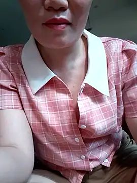 Snapshot of -Trici- chatting on 07/01/26, 09:53 -Trici- online show from 07/01/26, 09:53
