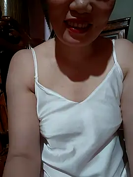 Snapshot of -Trici- chatting on 07/27/26, 11:12 -Trici- online show from 07/27/26, 11:12