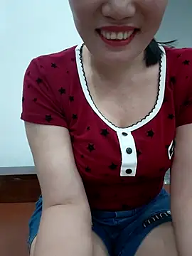 Snapshot of -Trici- chatting on 08/06/26, 05:30 -Trici- online show from 08/06/26, 05:30
