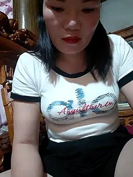 Snapshot of -Trici- chatting on 08/01/26, 08:56 -Trici- online show from 08/01/26, 08:56