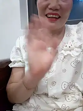 Snapshot of -Trici- chatting on 06/26/26, 11:49 -Trici- online show from 06/26/26, 11:49